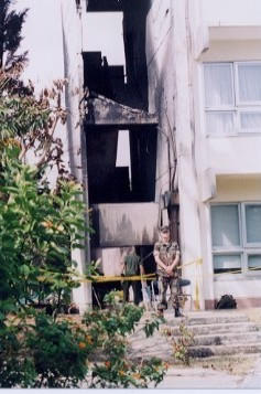 黒こげに破壊された沖縄国際大学１号館