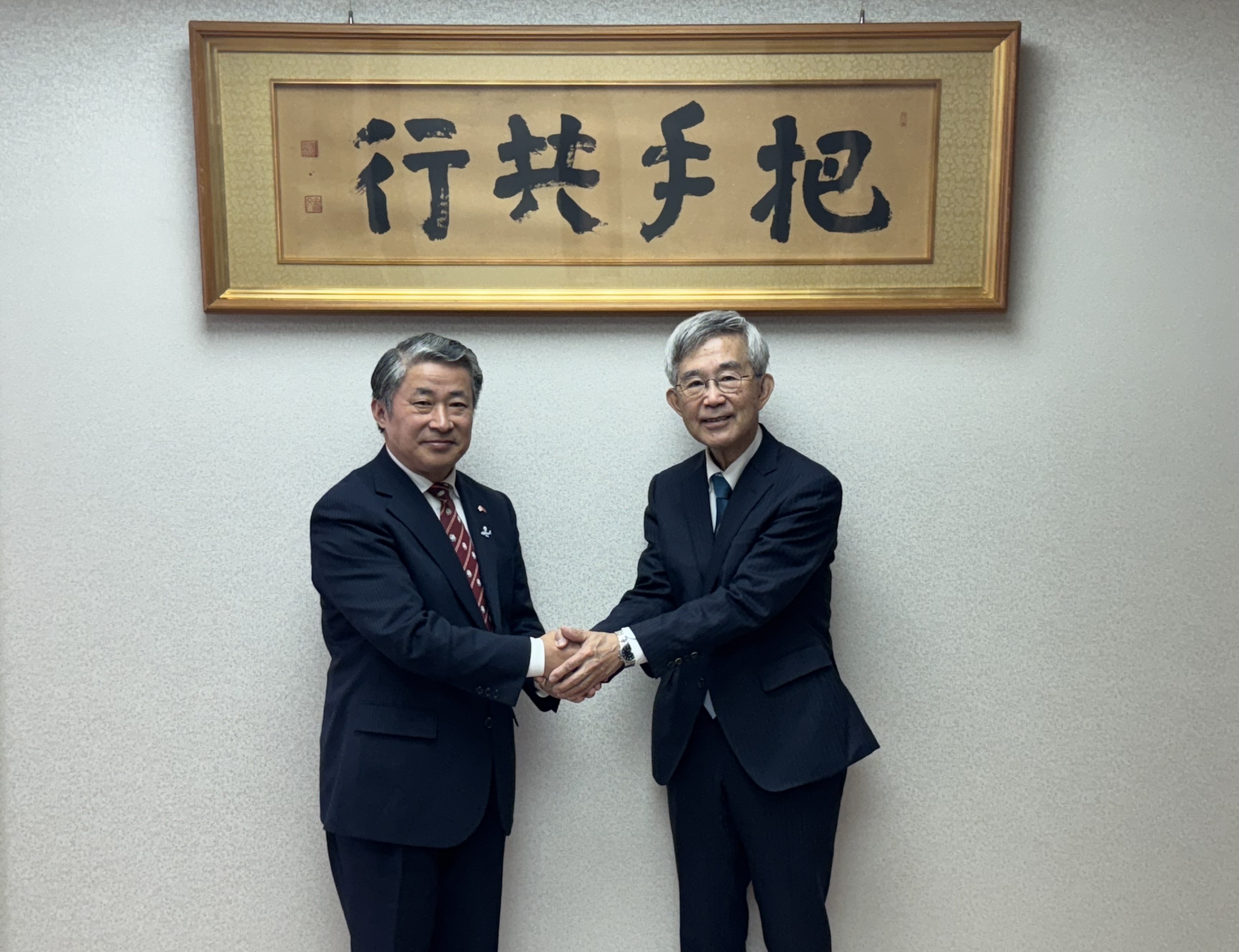 中華人民共和国駐大阪総領事 来学 - 花園大学